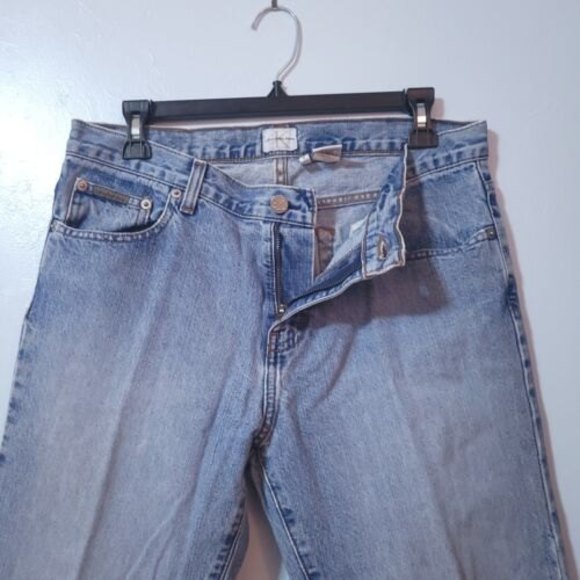 VTG Calvin Klein Women's Light Wash Denim Distressed High Rise Jeans Size 8 - Picture 4 of 7